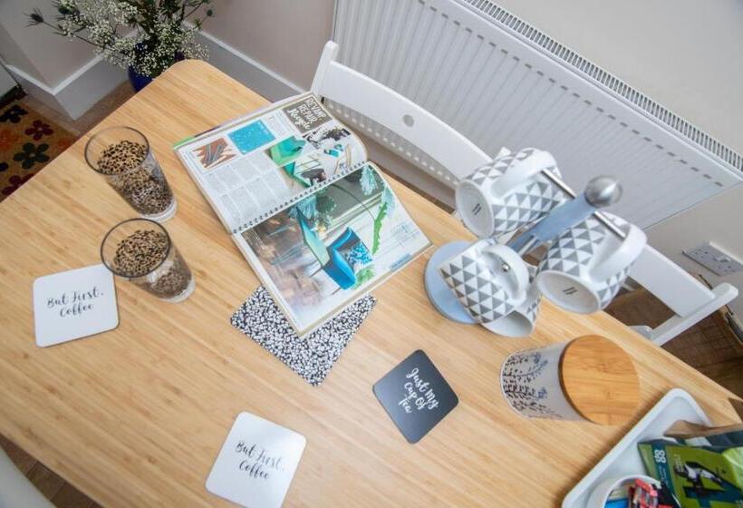 Standard room with outdoor bath, Bristol Bnb