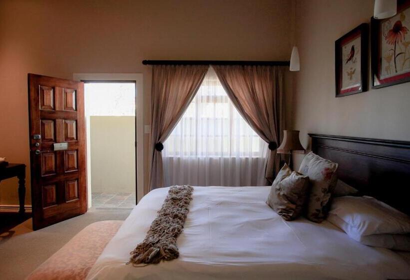 اتاق استاندارد, Komani Resorts