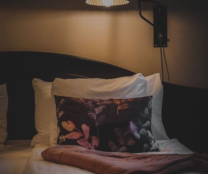 スーペリアールーム, Mojo Hotell