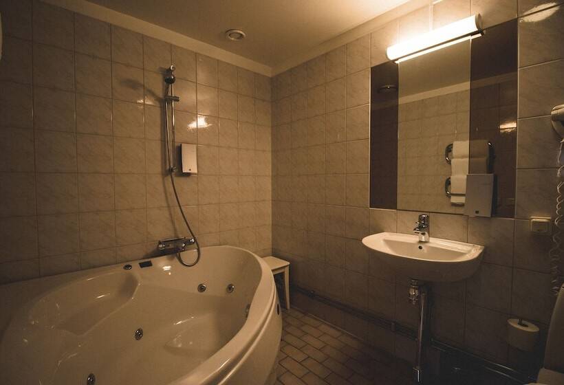 スイート, Mojo Hotell