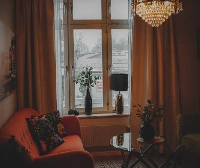 سوییت, Mojo Hotell