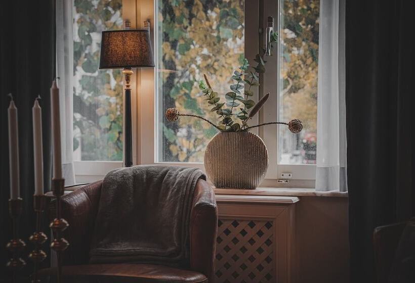 スイート, Mojo Hotell