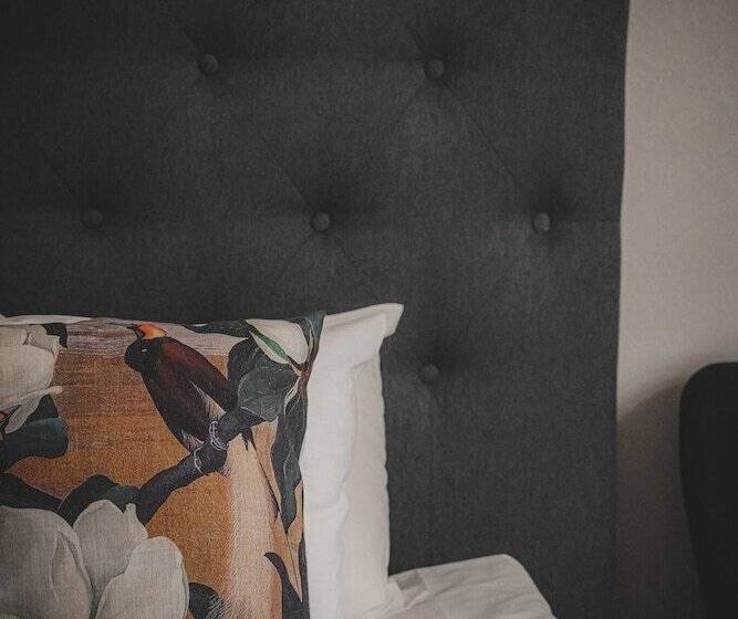 スタンダードシングルルーム, Mojo Hotell