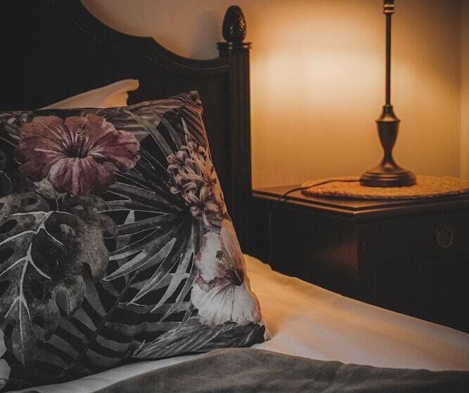 标准间, Mojo Hotell