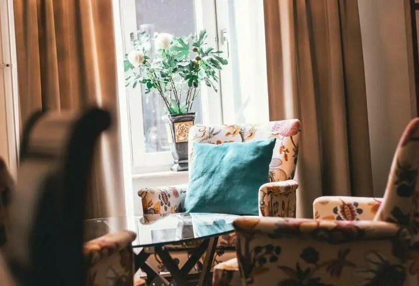سوییت, Mojo Hotell