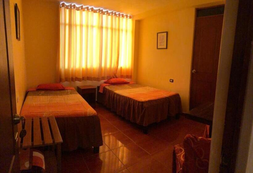 اتاق استاندارد, Hostal Huacachina Sunset