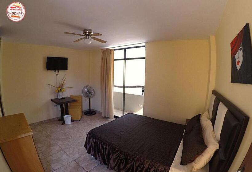 اتاق استاندارد با بالکن, Hostal Huacachina Sunset