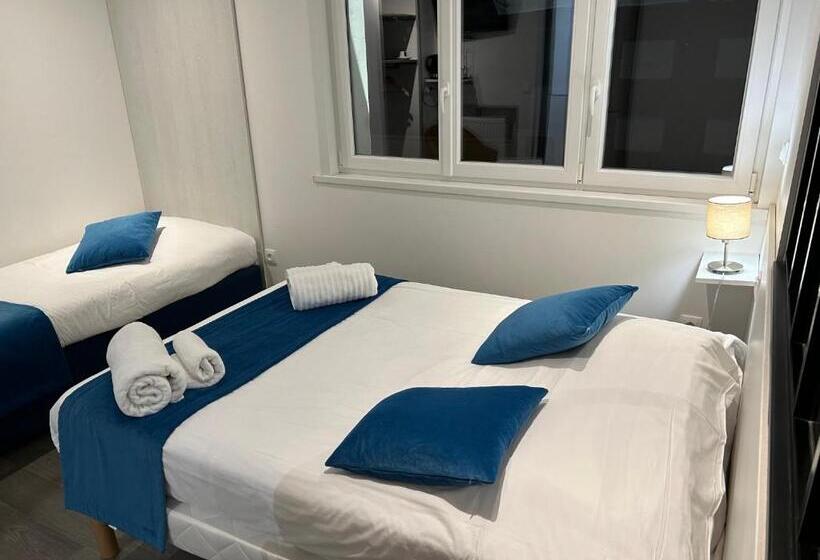 غرفة قياسية ثلاثية, Face à La Mer