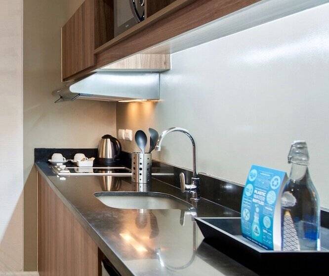 스탠다드 스튜디오, The Sphere Serviced Residences Managed By Hii