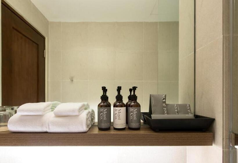 استودیوی استاندارد, The Sphere Serviced Residences Managed By Hii