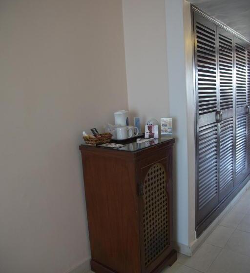 سوئیت پرزیدنت, Beach Luxury