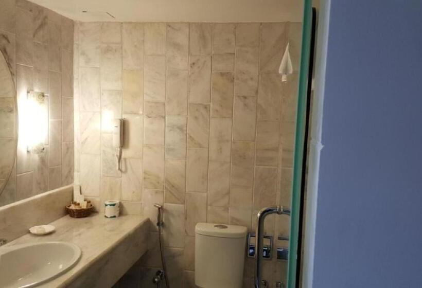 اتاق اجرایی, Beach Luxury