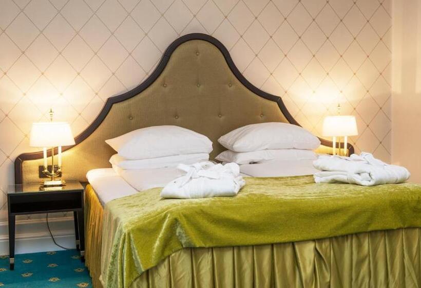 اتاق کلاس بیزنس, Bristol