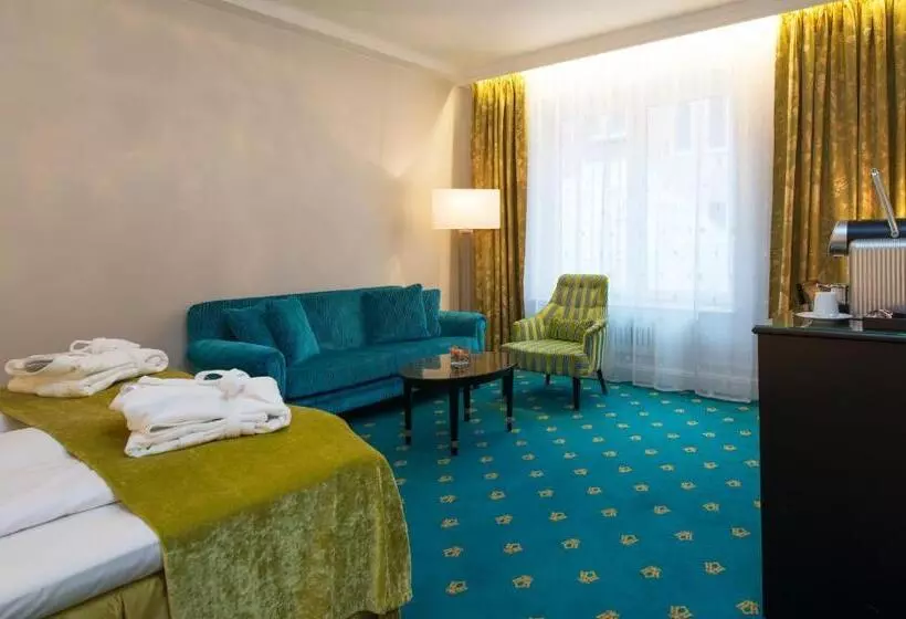 اتاق کلاس بیزنس, Bristol