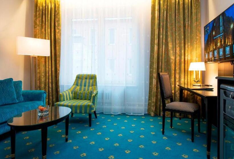 اتاق کلاس بیزنس, Bristol