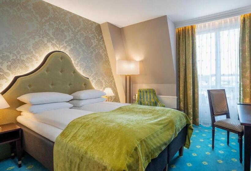 اتاق استاندارد, Bristol