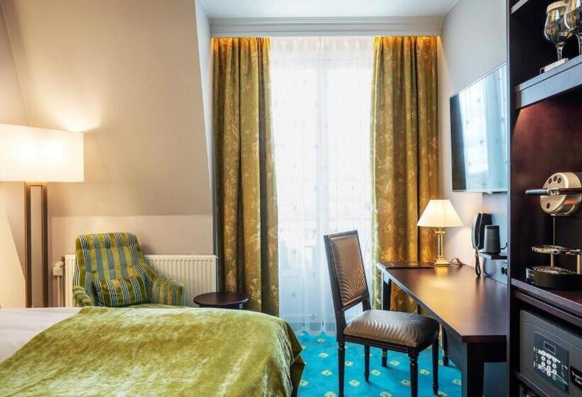 اتاق استاندارد, Bristol