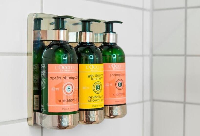 اتاق سوپریور, Bristol