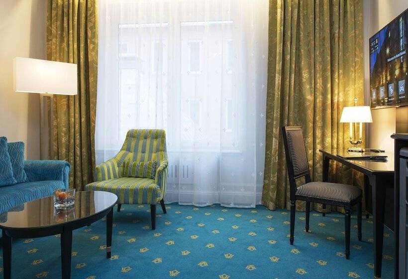 اتاق کلاس بیزنس, Bristol