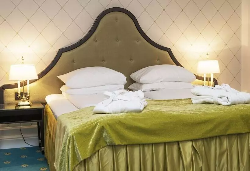 اتاق کلاس بیزنس, Bristol