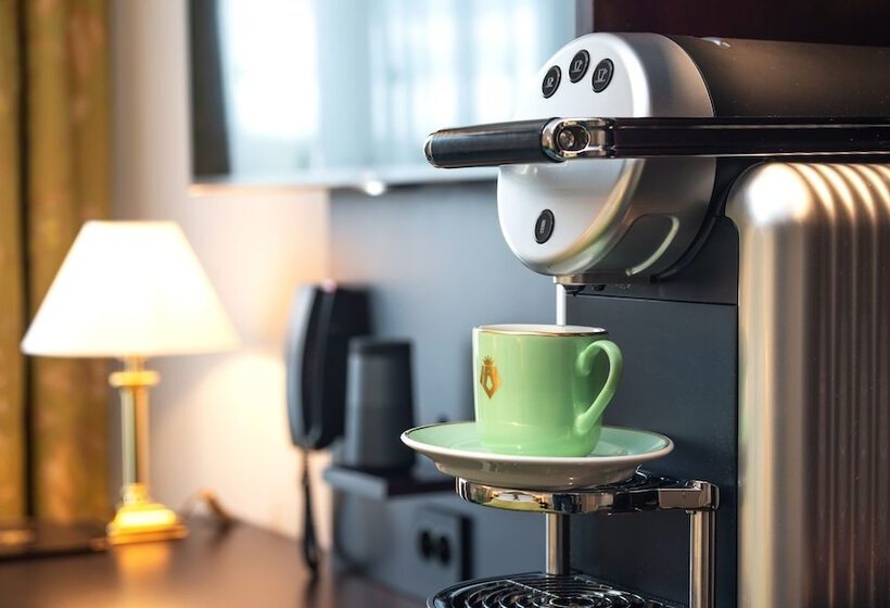 اتاق سوپریور, Bristol