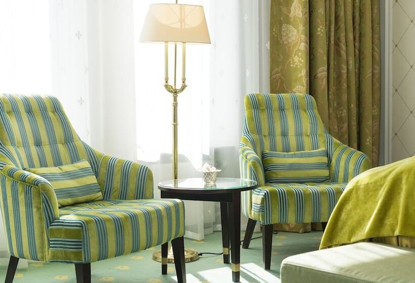 اتاق سوپریور, Bristol