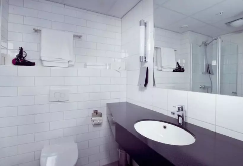اتاق استاندارد, Clarion Collection Hotel With