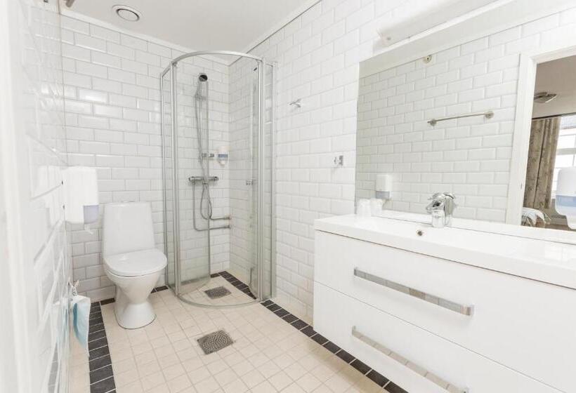 غرفة عائلية, L Vic Porsgrunn