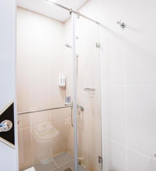 اتاق استاندارد با بالکن, Palau