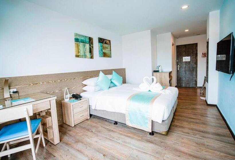 اتاق استاندارد با بالکن, Palau