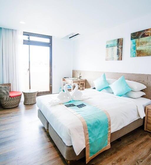 اتاق استاندارد با بالکن, Palau