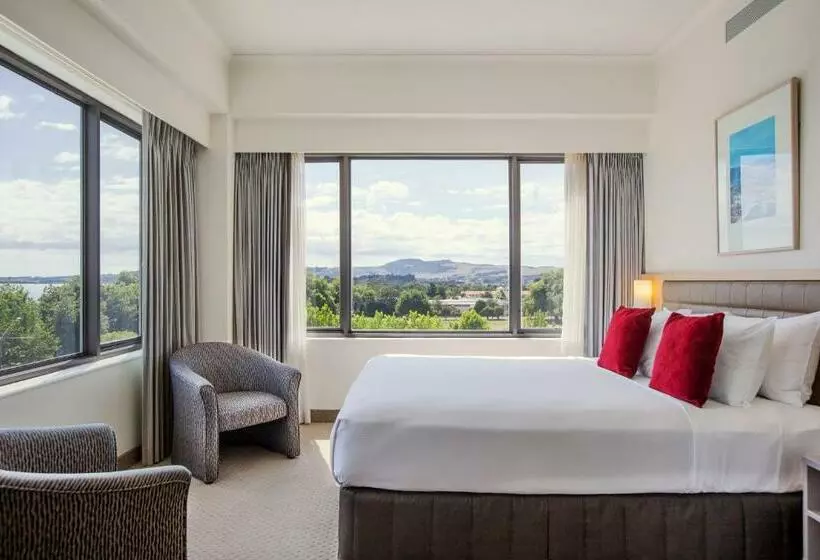 キングサイズベッドのジュニアスイート, Novotel Rotorua Lakeside