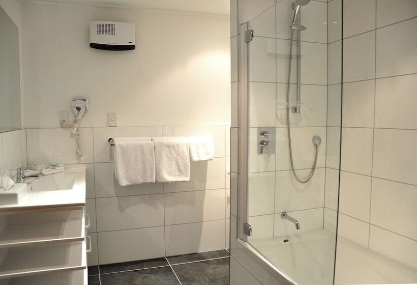 آپارتمان 2 خوابه, St James Apartments