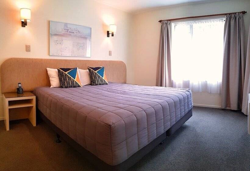 آپارتمان 1 خوابه, St James Apartments