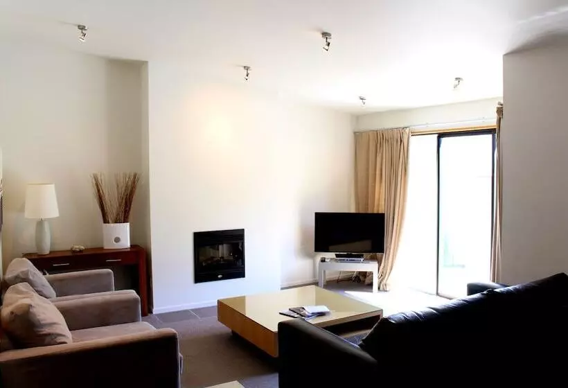 エクゼクティブアパートメントの3ベッドルーム, St James Apartments