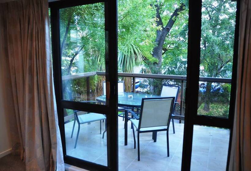 2 베드룸 이그제큐티브 아파트, St James Apartments