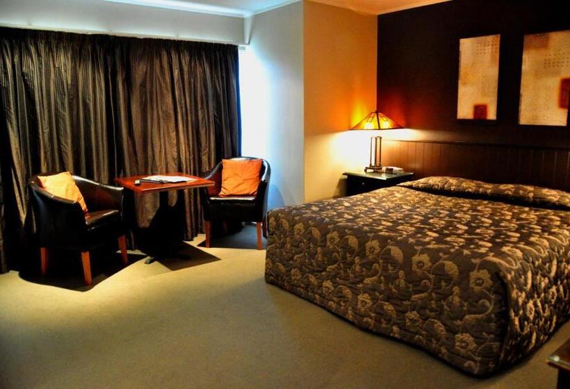 استودیوی استاندارد, St James Apartments