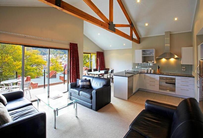 آپارتمان 4 خوابه, St James Apartments