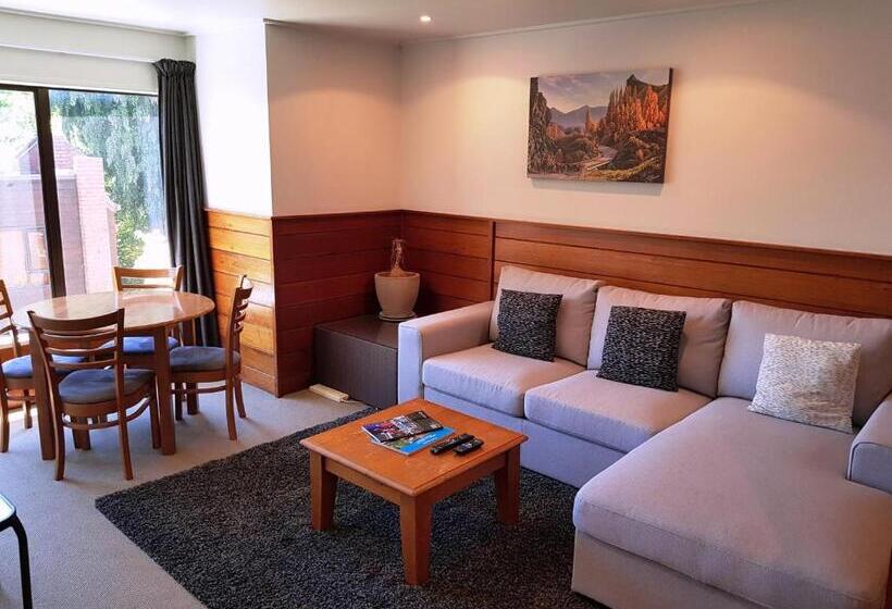 آپارتمان سوپریور 1 خوابه, St James Apartments