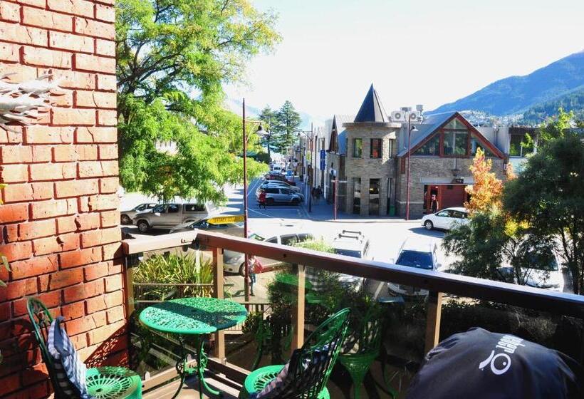 خانه ردیفی 2 خوابه, St James Apartments