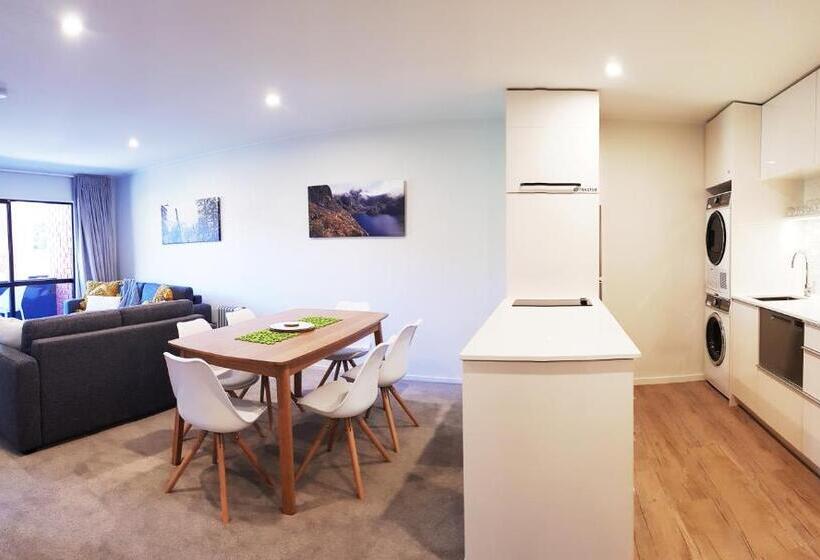 آپارتمان لوکس 2 خوابه, St James Apartments