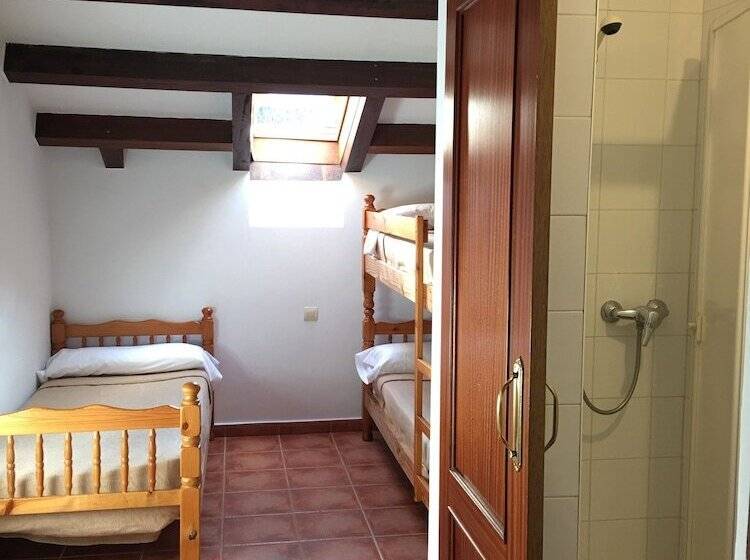 غرفة قياسية ثلاثية, Albergue Cabrales   Hostel