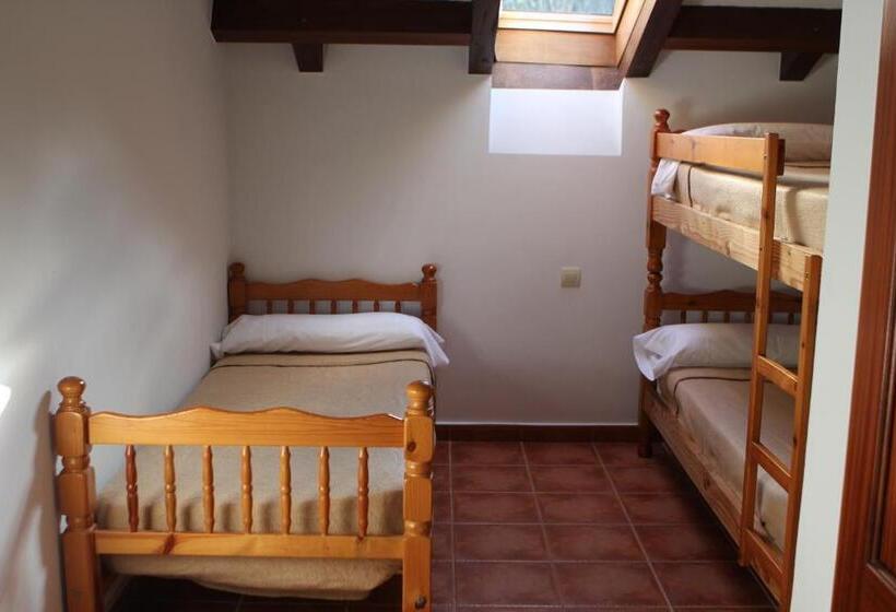 스탠다드 트리플 룸, Albergue Cabrales   Hostel
