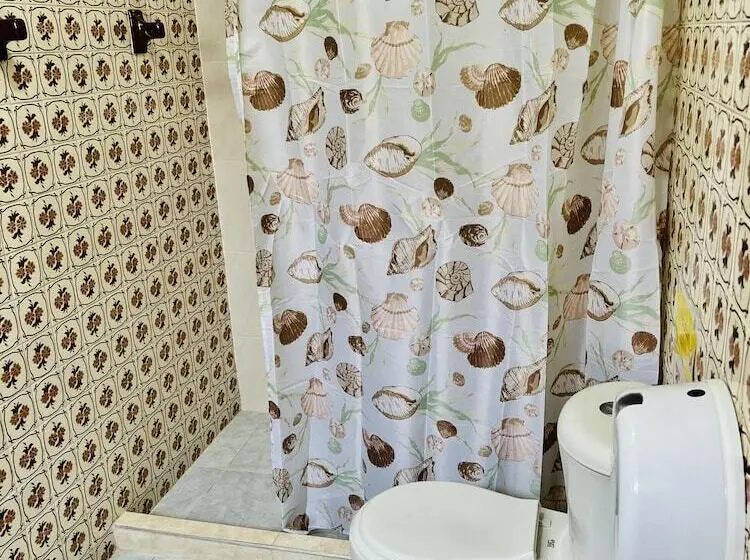 スタンダードルーム, Hostal Liwa Kashi