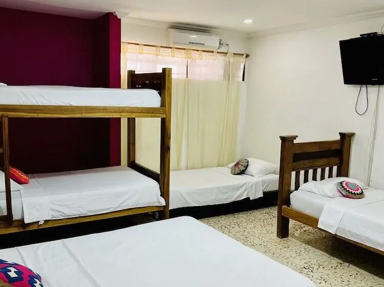 スタンダードルーム, Hostal Liwa Kashi