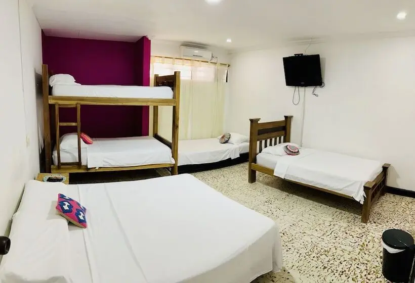 スタンダードルーム, Hostal Liwa Kashi
