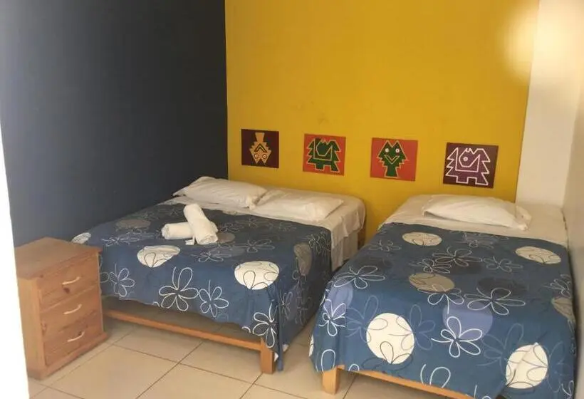 バスルーム共有のトリプルスタンダード, Paracas Backpackers House