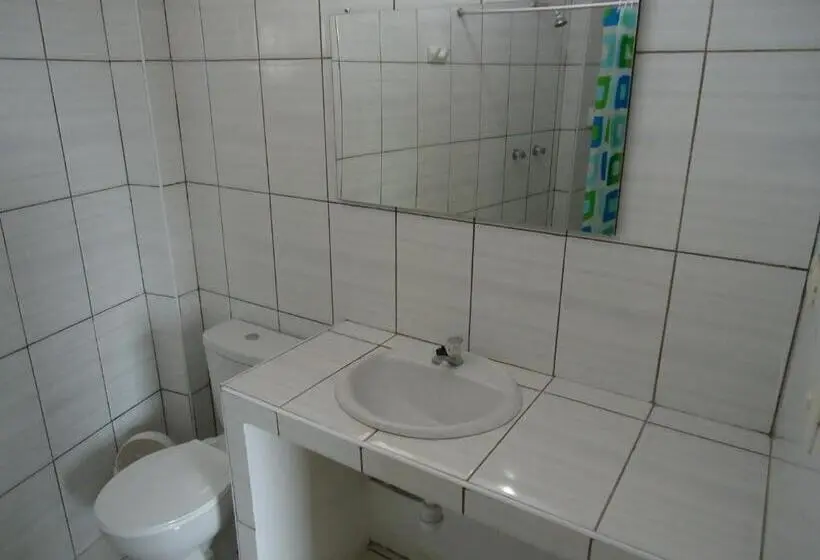 ルームシェアのワンベッド, Paracas Backpackers House