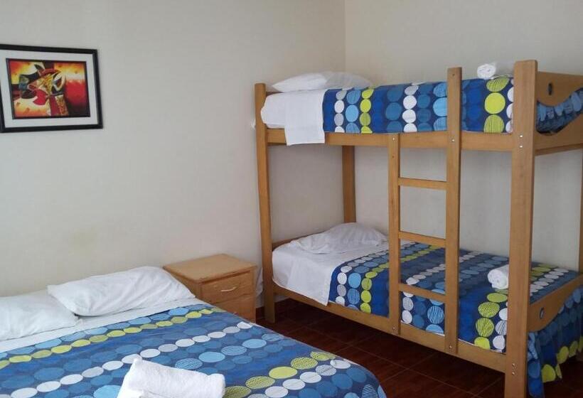 غرفة قياسية رباعية, Paracas Backpackers House