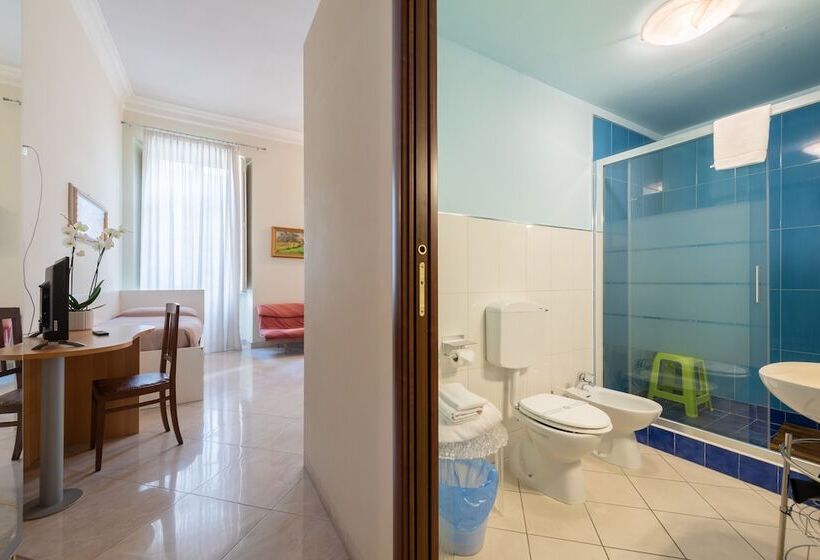 اتاق لوکس سه تخته, B&b Central Station